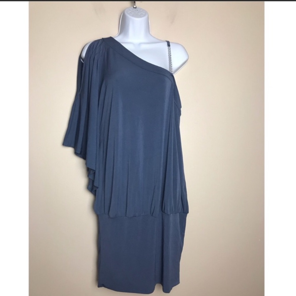 NWOT Venus cold shoulder mini batwing dress
